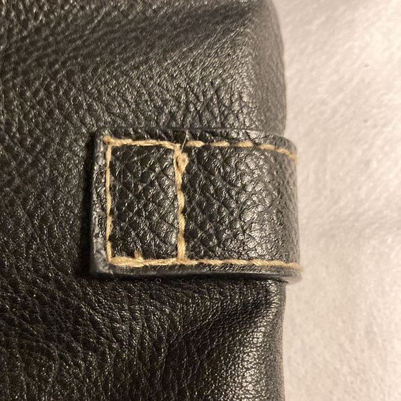 ROSETTI Black Crossbody Bag with Adjustable Attached Strap & Zippered Pockets - Picture 13 of 15